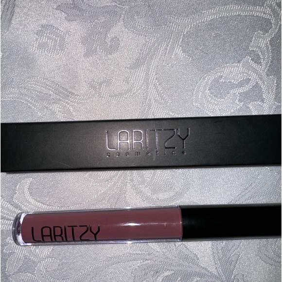 Laritzy Lip Gloss Brilliant ALevres - Nudes, NEW in Box - Picture 2 of 4